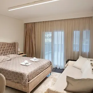Daire Ag.sofias Pedestrian Area Luxury Ap. & Big Balcony